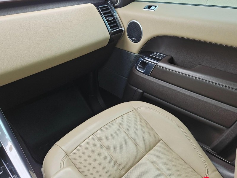 Land Rover Range Rover Sport Vehicle Image 15