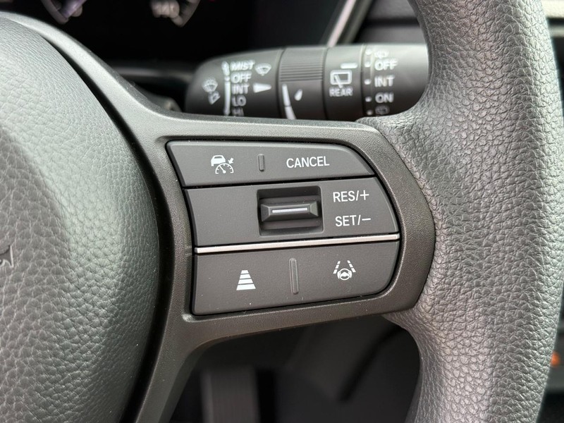 Honda CR-V Vehicle Image 12
