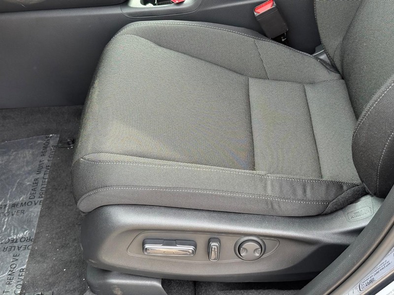 Honda CR-V Vehicle Image 16
