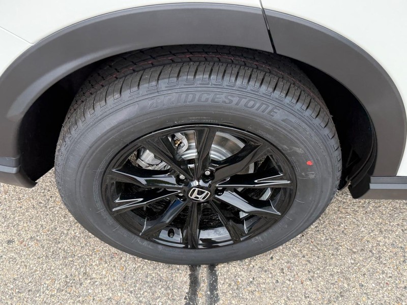 Honda CR-V Hybrid Vehicle Image 4