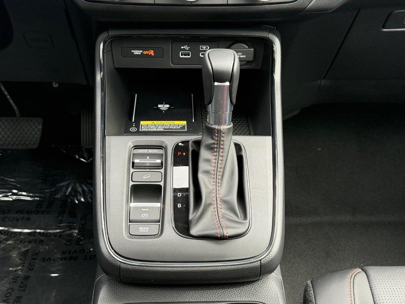 Honda CR-V Hybrid Vehicle Image 8