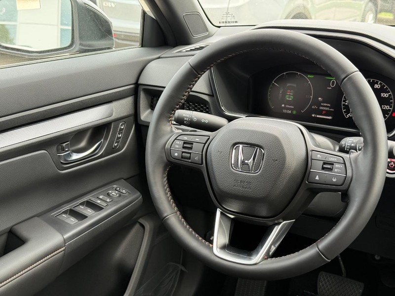 Honda CR-V Hybrid Vehicle Image 9