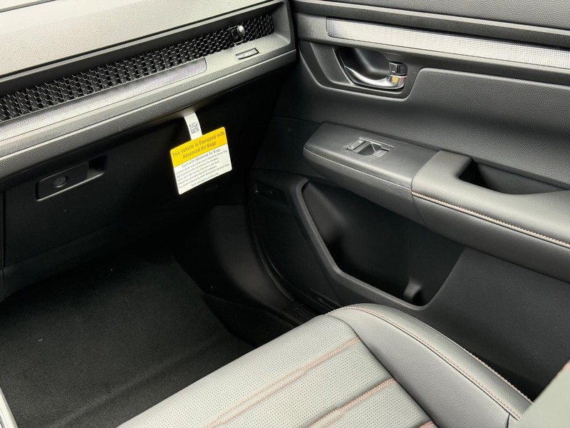 Honda CR-V Hybrid Vehicle Image 10