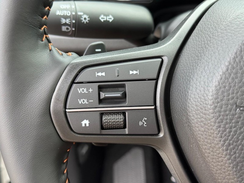 Honda CR-V Hybrid Vehicle Image 11