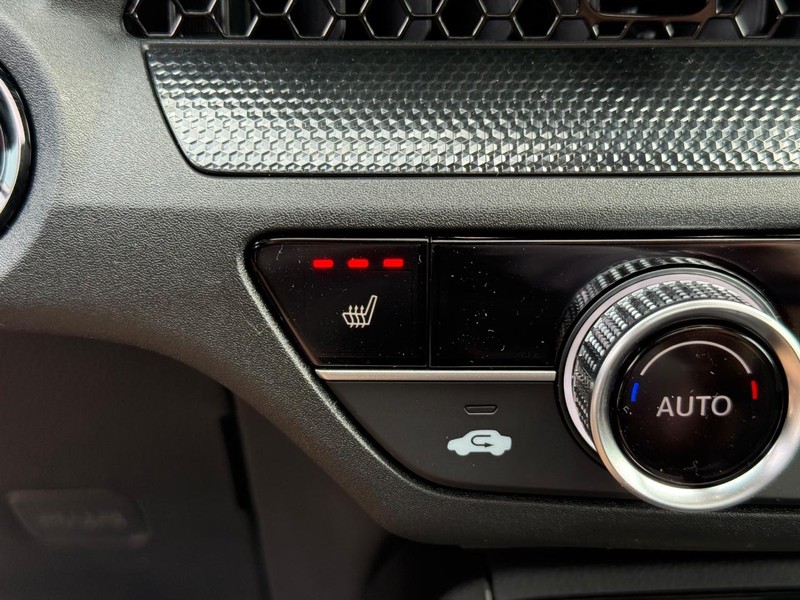 Honda CR-V Hybrid Vehicle Image 13
