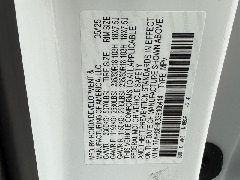 Honda CR-V Hybrid Vehicle Image 17
