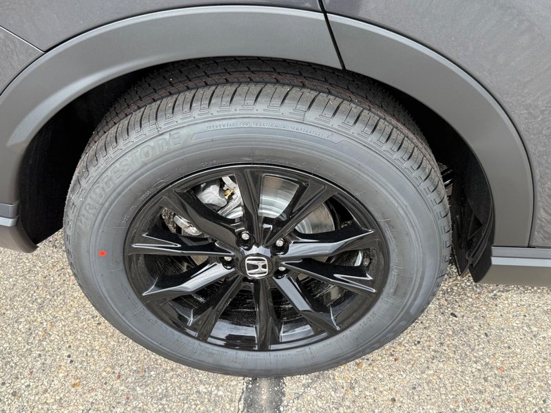Honda CR-V Hybrid Vehicle Image 4