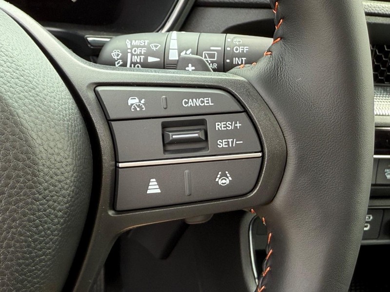 Honda CR-V Hybrid Vehicle Image 12