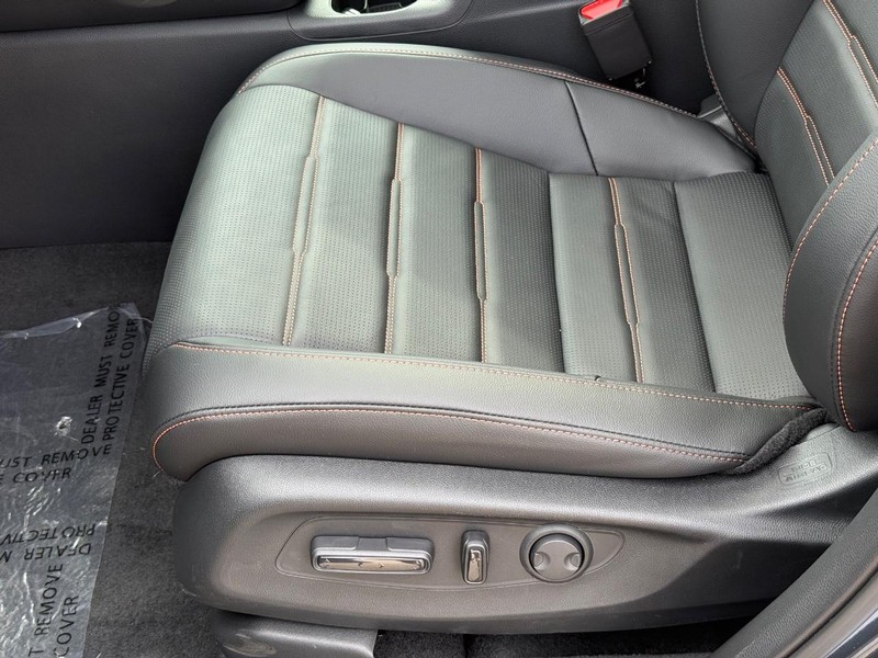 Honda CR-V Hybrid Vehicle Image 16