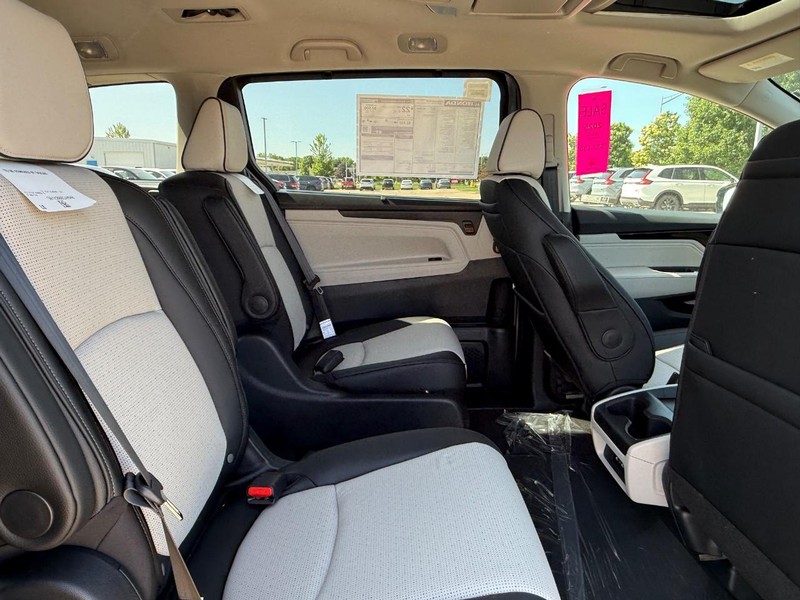 Honda Odyssey Vehicle Image 5