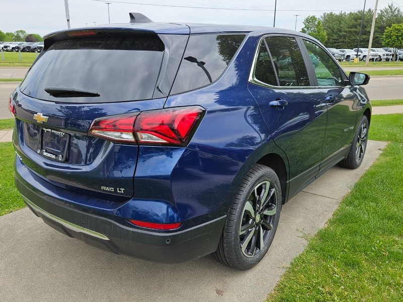 Chevrolet Equinox Vehicle Image 3
