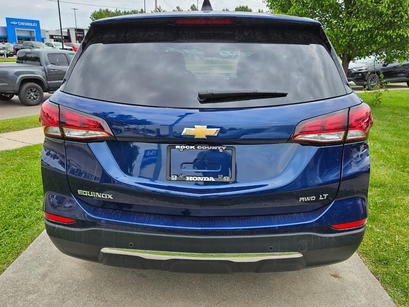 Chevrolet Equinox Vehicle Image 4