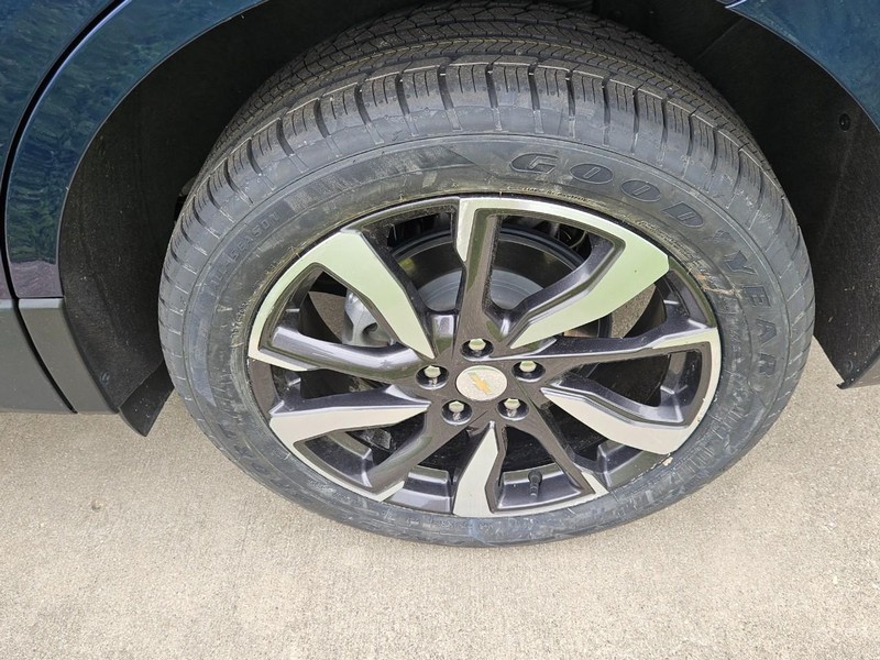 Chevrolet Equinox Vehicle Image 6