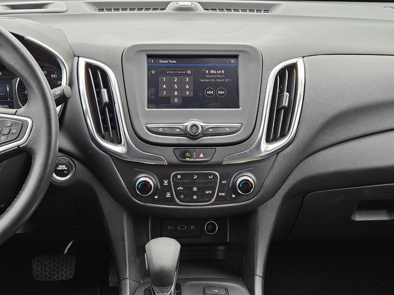 Chevrolet Equinox Vehicle Image 11