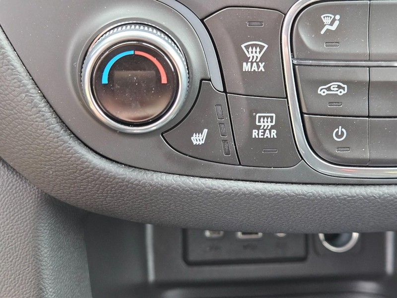 Chevrolet Equinox Vehicle Image 19