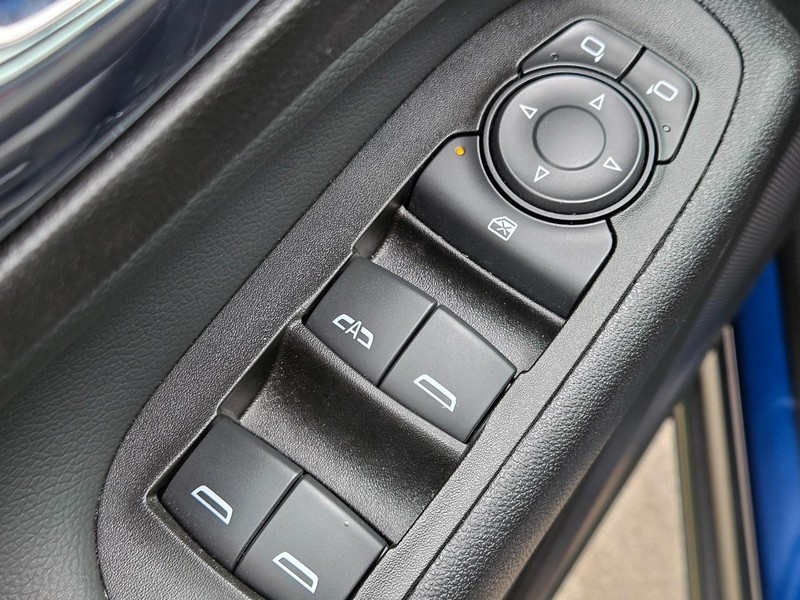 Chevrolet Equinox Vehicle Image 20