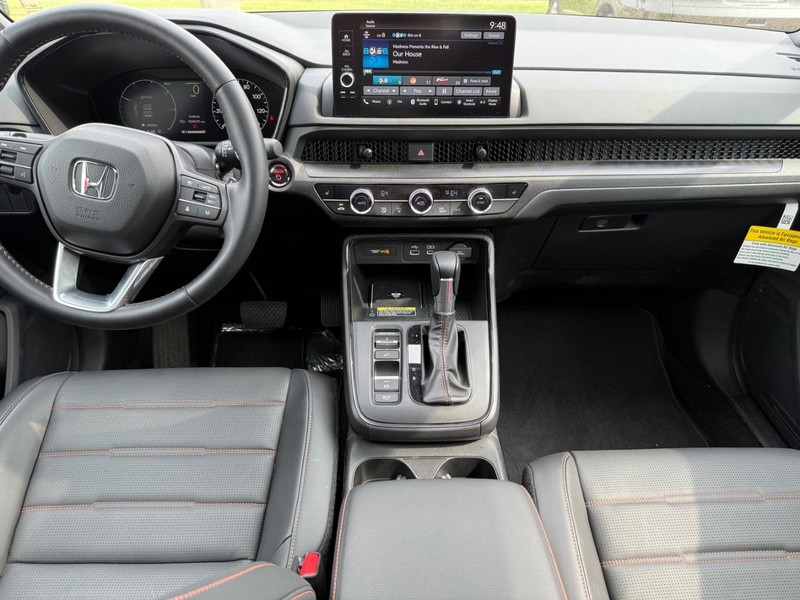 Honda CR-V Hybrid Vehicle Image 6