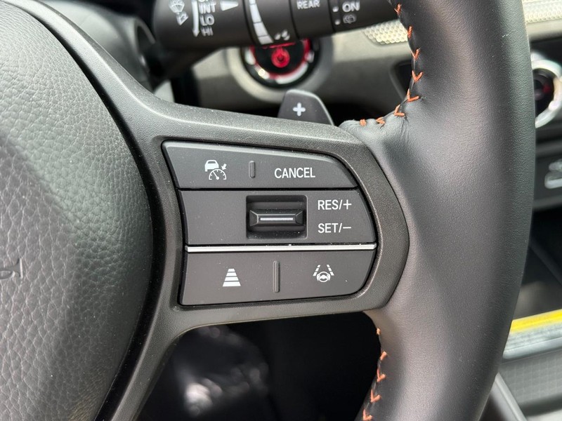 Honda CR-V Hybrid Vehicle Image 13