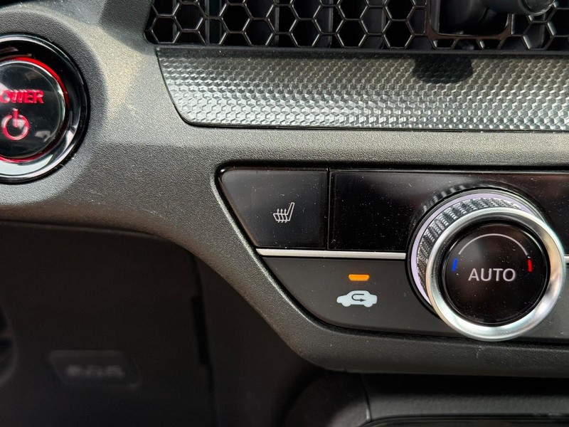 Honda CR-V Hybrid Vehicle Image 16