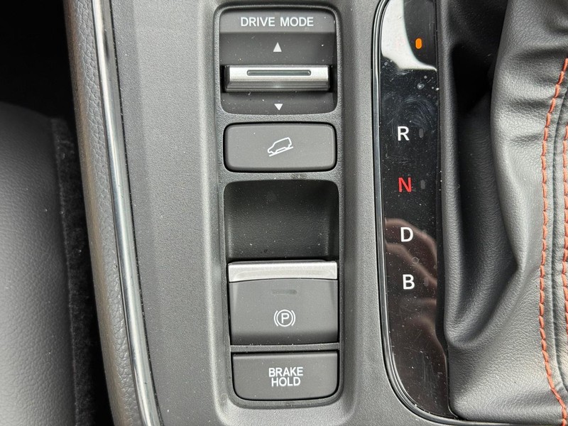 Honda CR-V Hybrid Vehicle Image 21