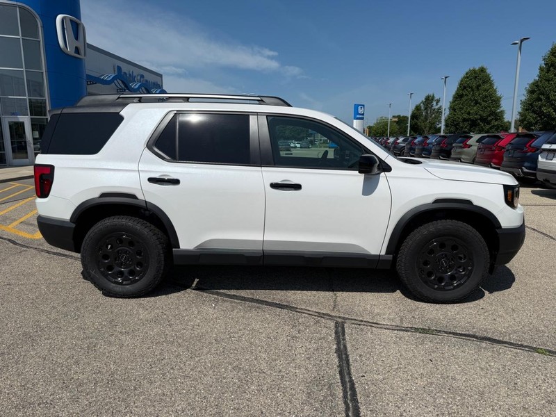 Honda Passport Vehicle Image 2