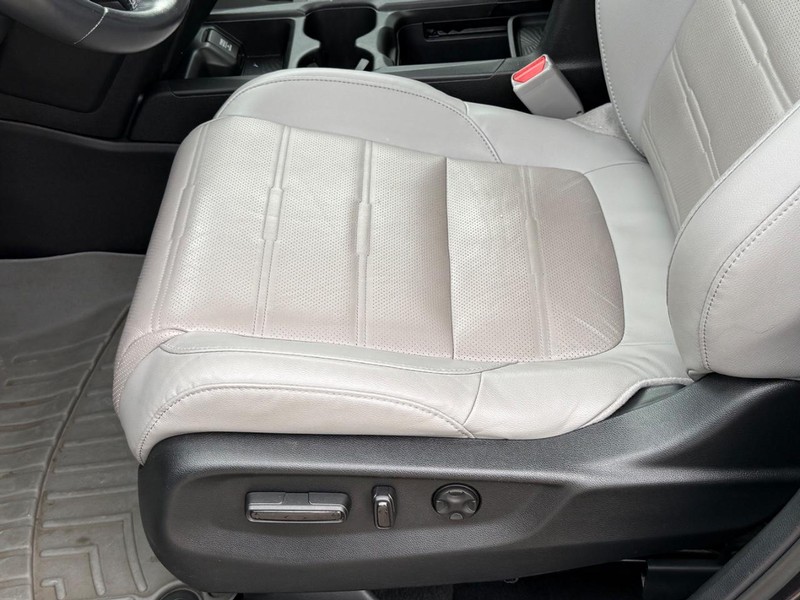 Honda CR-V Vehicle Image 23