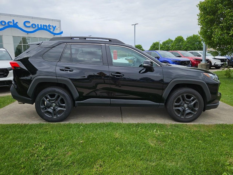 Toyota RAV4 Vehicle Image 2