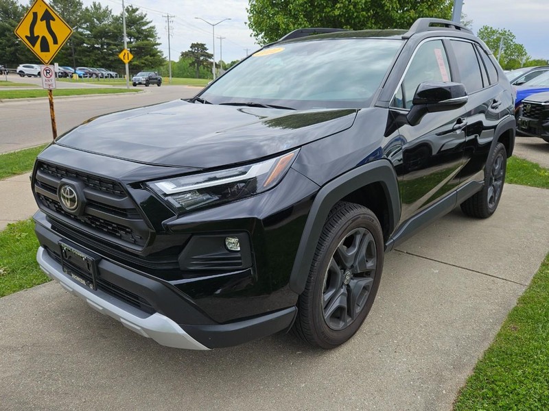 Toyota RAV4 Vehicle Image 7