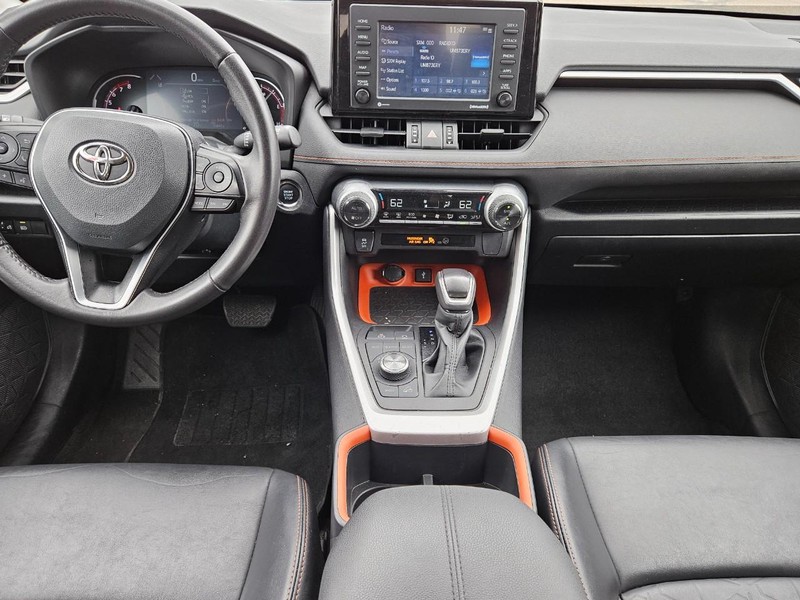 Toyota RAV4 Vehicle Image 10