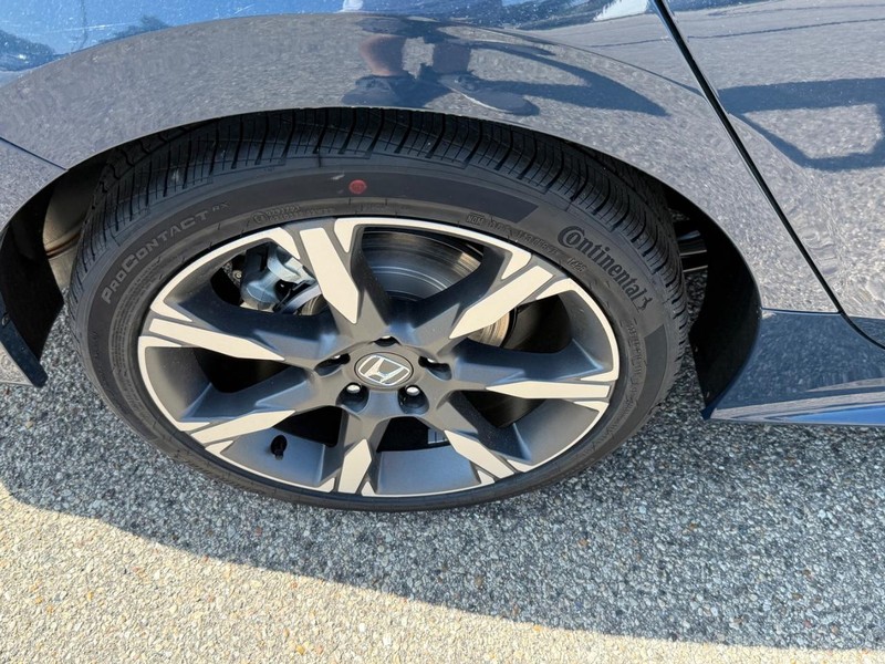 Honda Civic Sedan Hybrid Vehicle Image 4