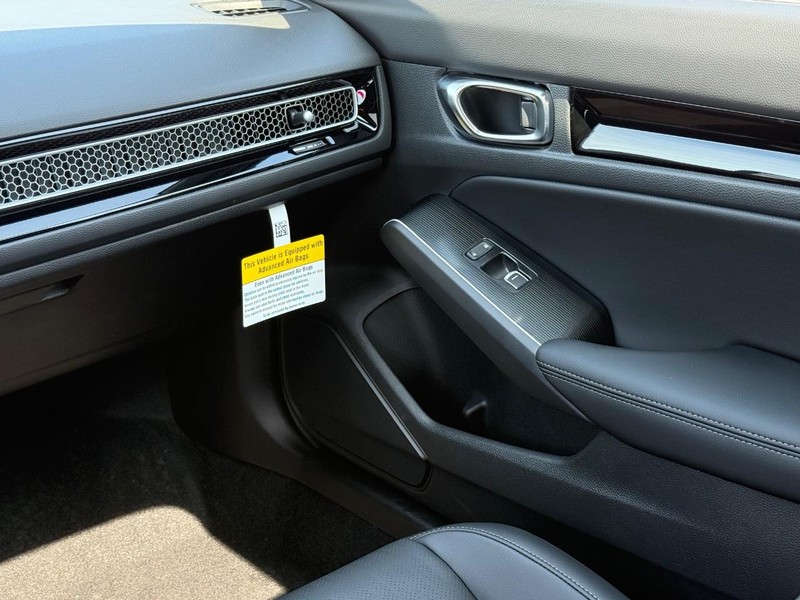 Honda Civic Sedan Hybrid Vehicle Image 10