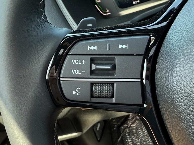Honda Civic Sedan Hybrid Vehicle Image 11