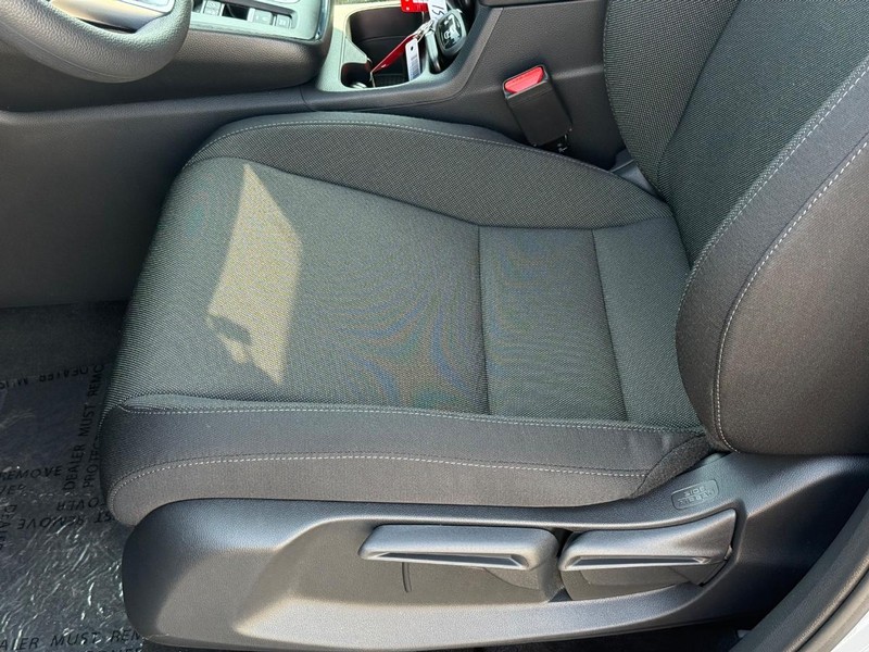 Honda CR-V Vehicle Image 15