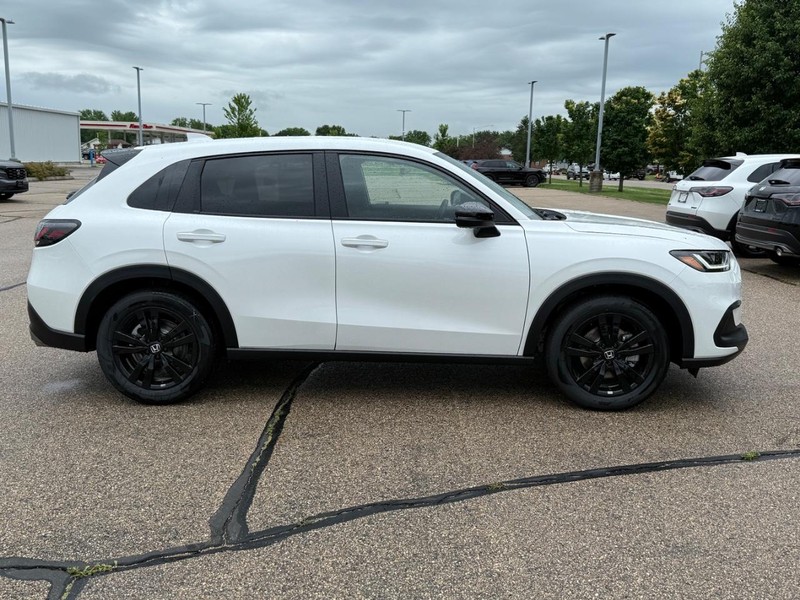 Honda HR-V Vehicle Image 2
