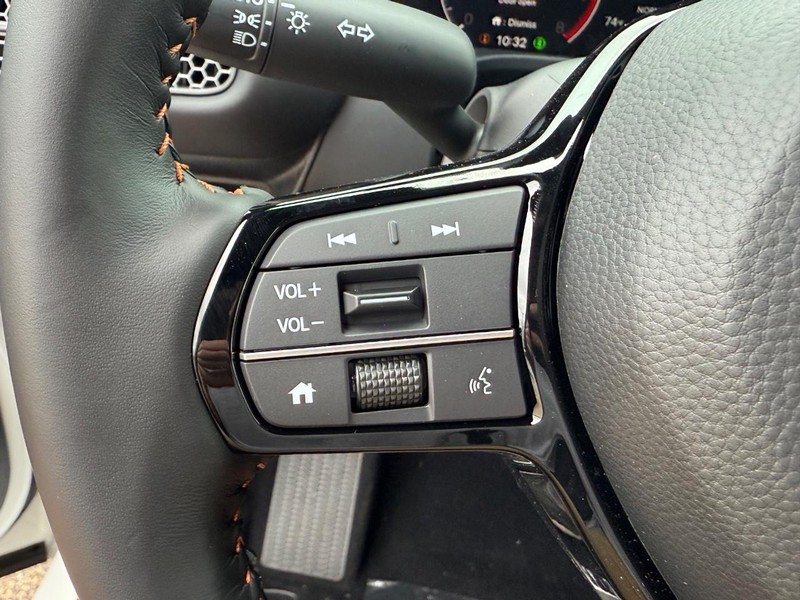 Honda HR-V Vehicle Image 11