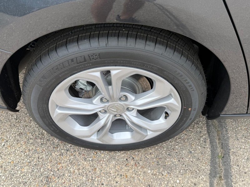 Honda Accord Sedan Vehicle Image 4