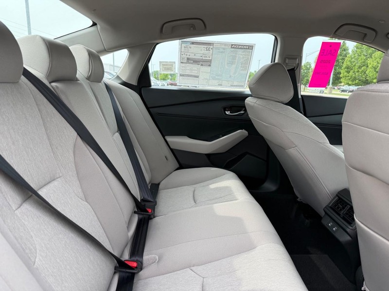 Honda Accord Sedan Vehicle Image 5