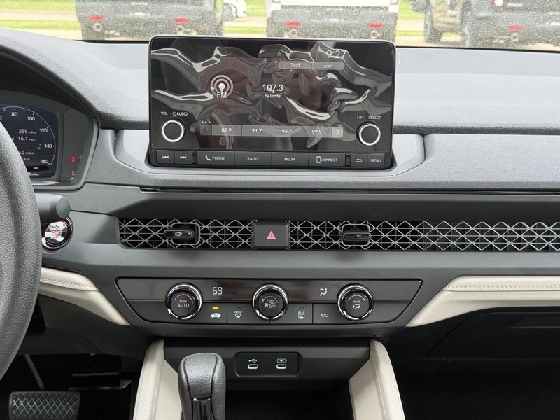 Honda Accord Sedan Vehicle Image 7