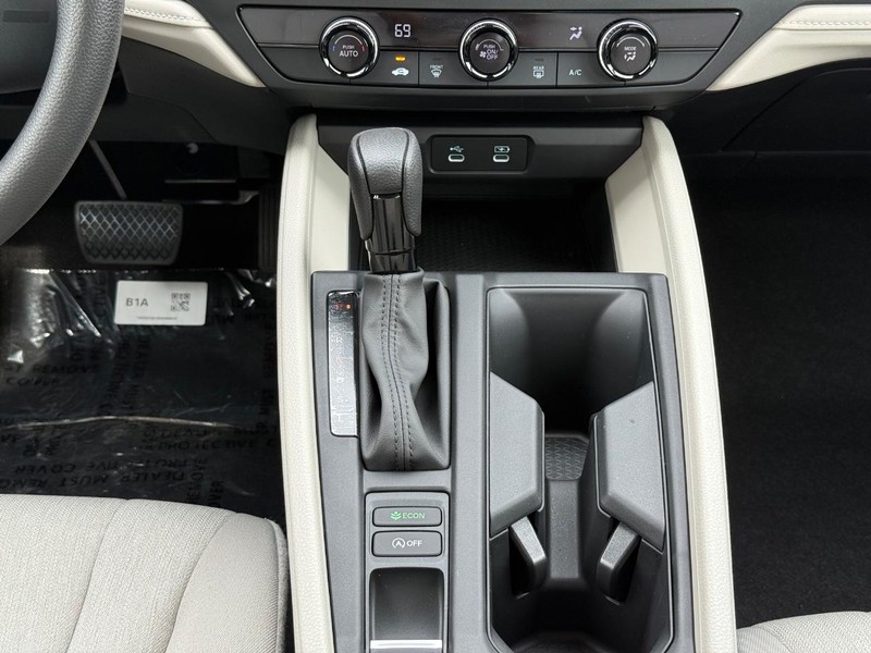 Honda Accord Sedan Vehicle Image 8