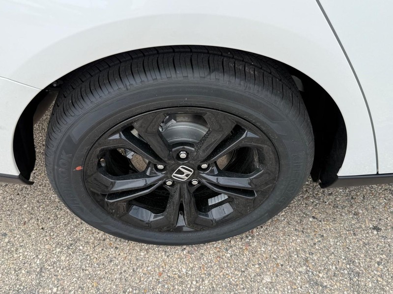 Honda Accord Sedan Vehicle Image 4
