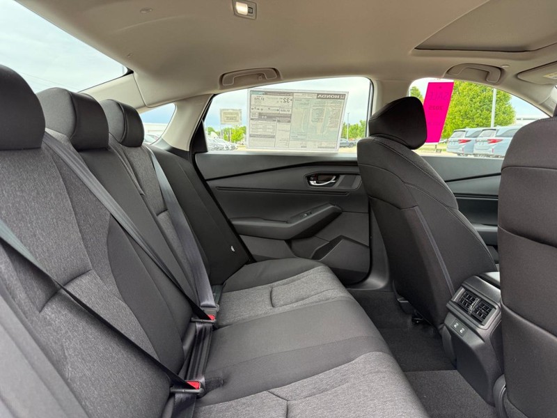 Honda Accord Sedan Vehicle Image 5
