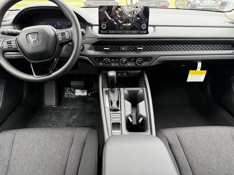 Honda Accord Sedan Vehicle Image 6