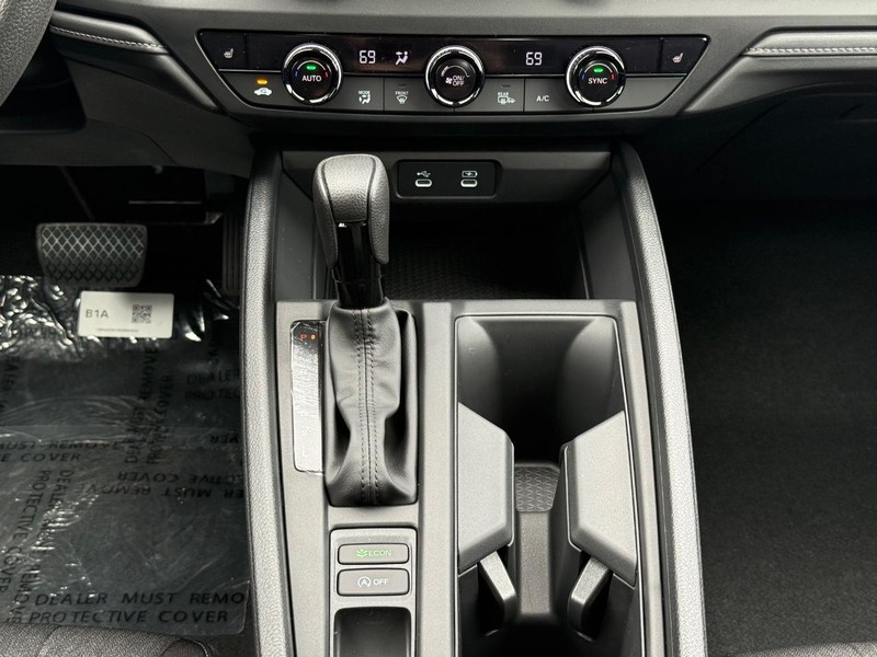 Honda Accord Sedan Vehicle Image 8