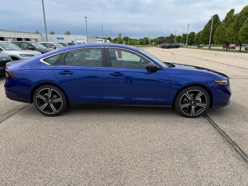 Honda Accord Hybrid Vehicle Image 2