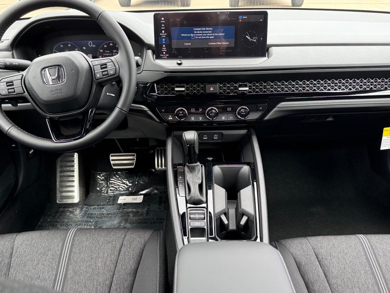 Honda Accord Hybrid Vehicle Image 6