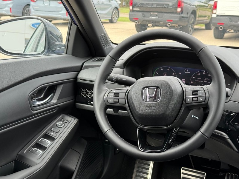 Honda Accord Hybrid Vehicle Image 9