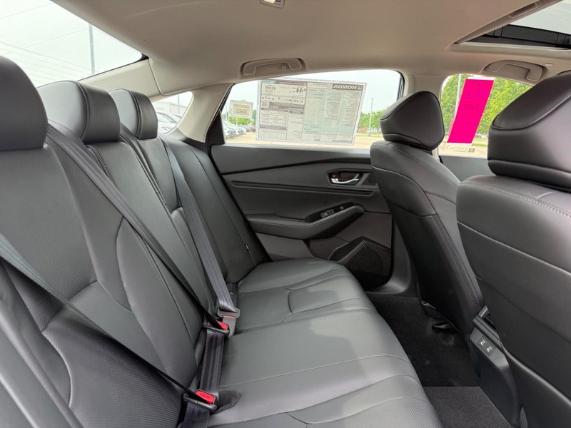 Honda Accord Hybrid Vehicle Image 5