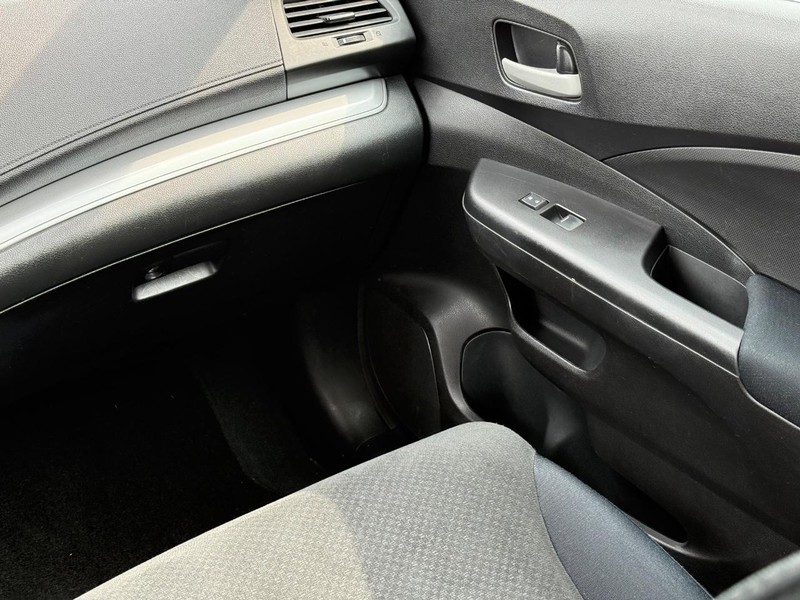 Honda CR-V Vehicle Image 15