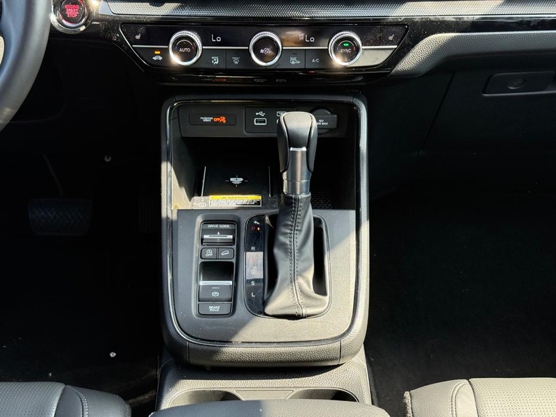 Honda CR-V Vehicle Image 12