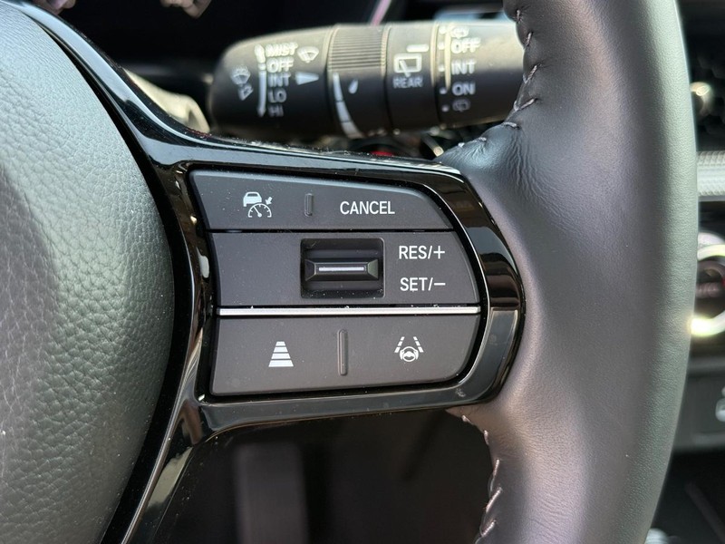 Honda CR-V Vehicle Image 16